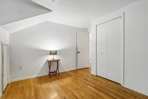 W Bend Dr-033.jpg