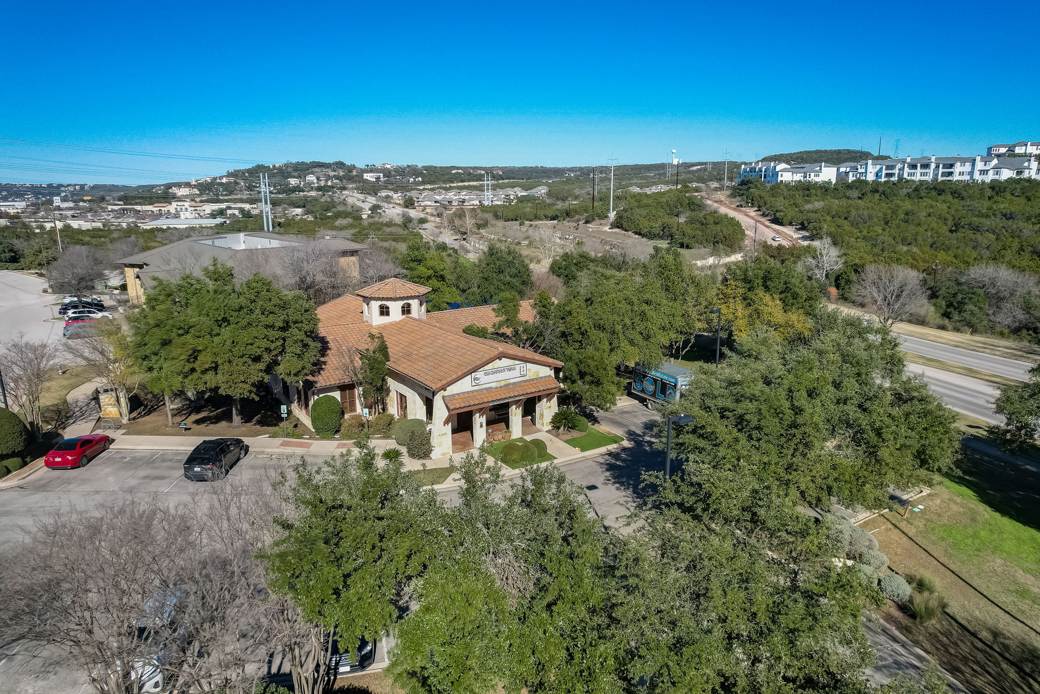 N Quinlan Park Rd-050