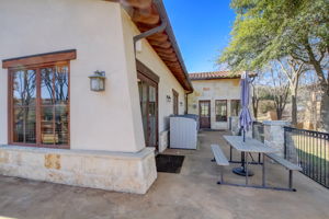 N Quinlan Park Rd-049
