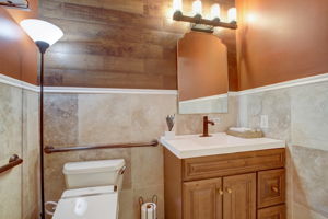 N Quinlan Park Rd-043