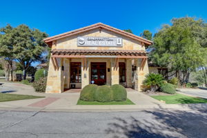 N Quinlan Park Rd-002