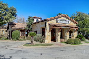 N Quinlan Park Rd-004