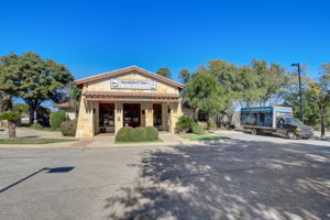 N Quinlan Park Rd-001