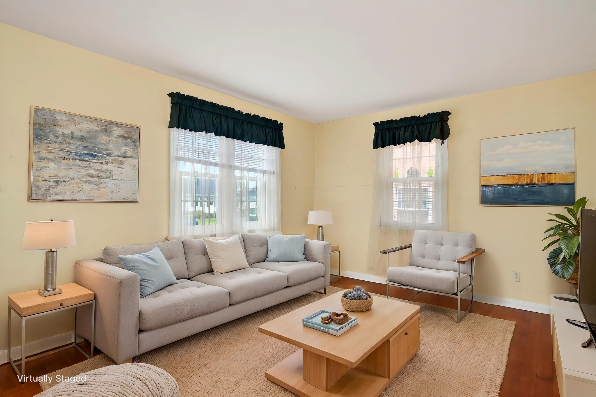 7 - DaytonHomePhoto virtually staged.jpeg