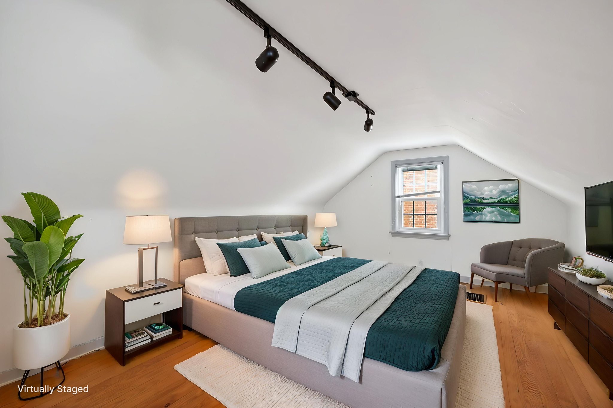 19 - DaytonHomePhoto virtually staged.jpeg