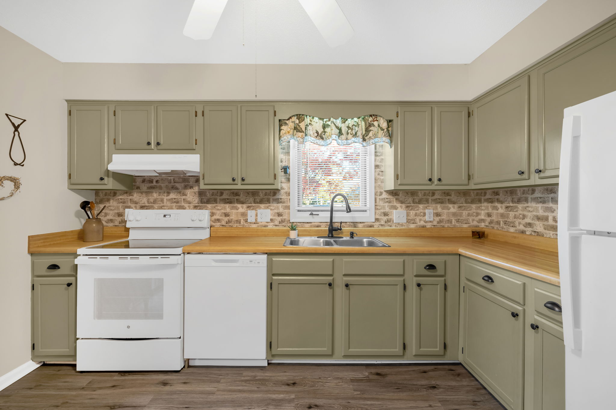 4306 Sullivan's Lake Dr-14