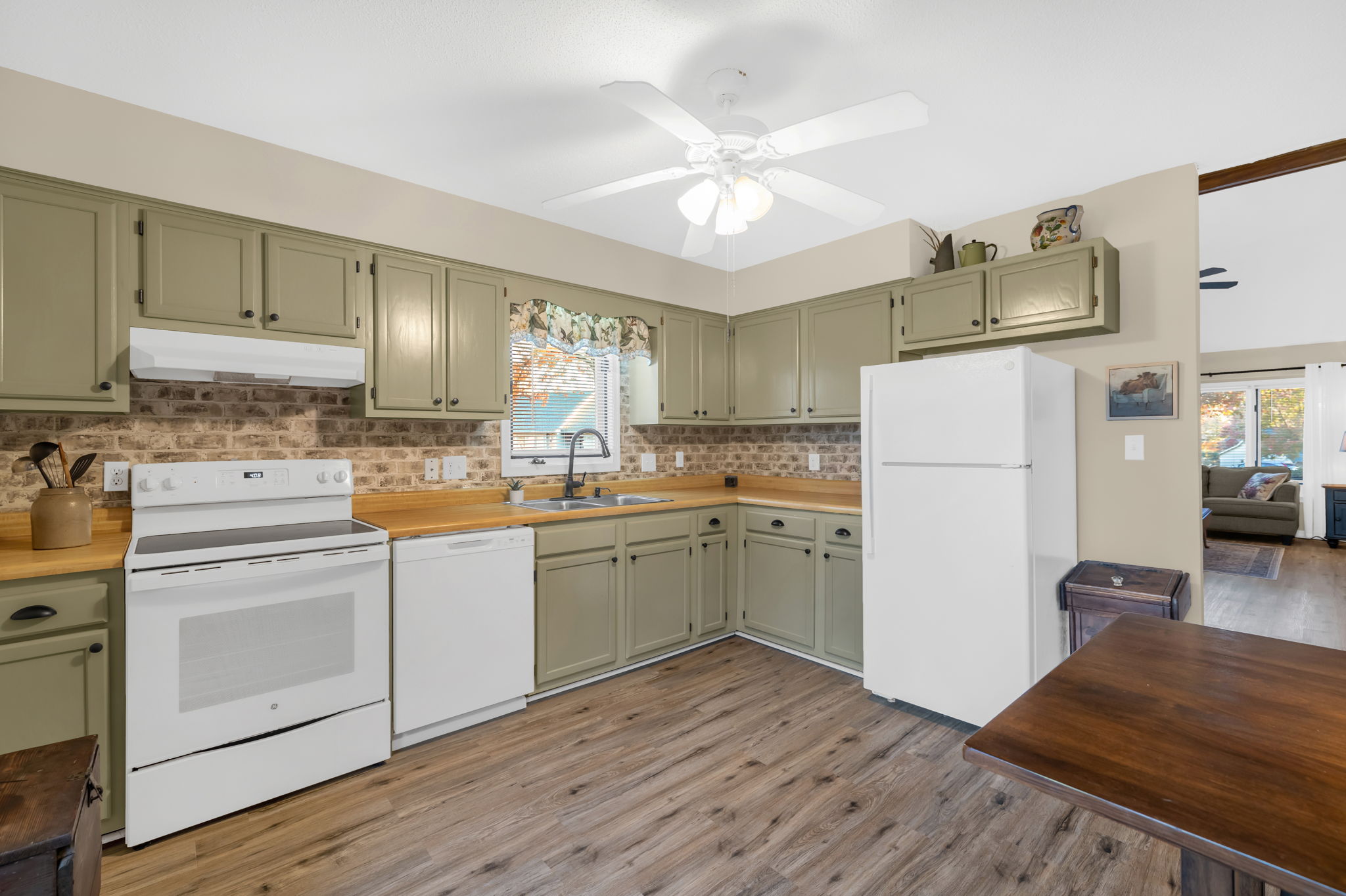 4306 Sullivan's Lake Dr-15