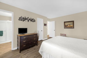 4306 Sullivan's Lake Dr-19