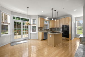 Kitchen/Breakfast Area