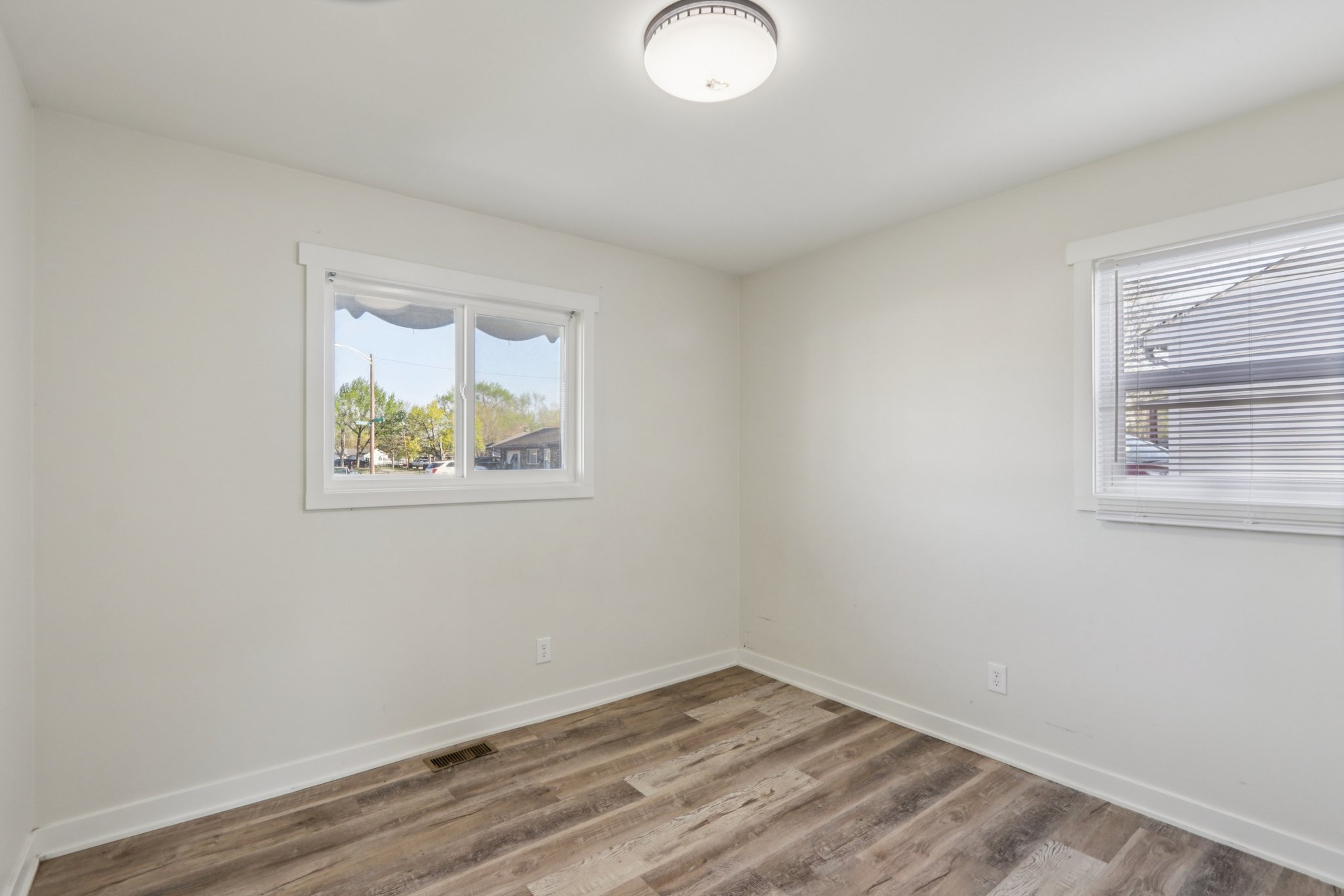 Cottage Ave-S0704-021.jpg