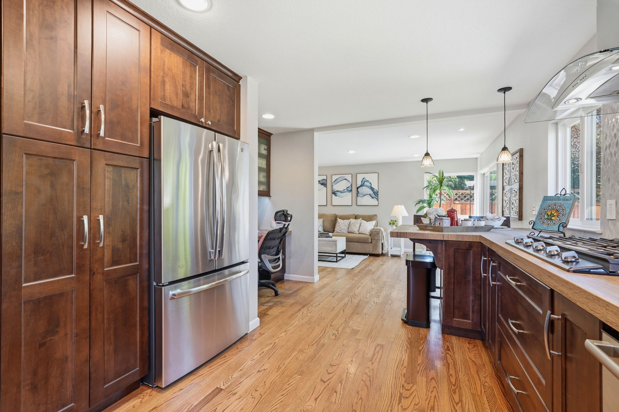 013_F8_4307 Montmorency Ct