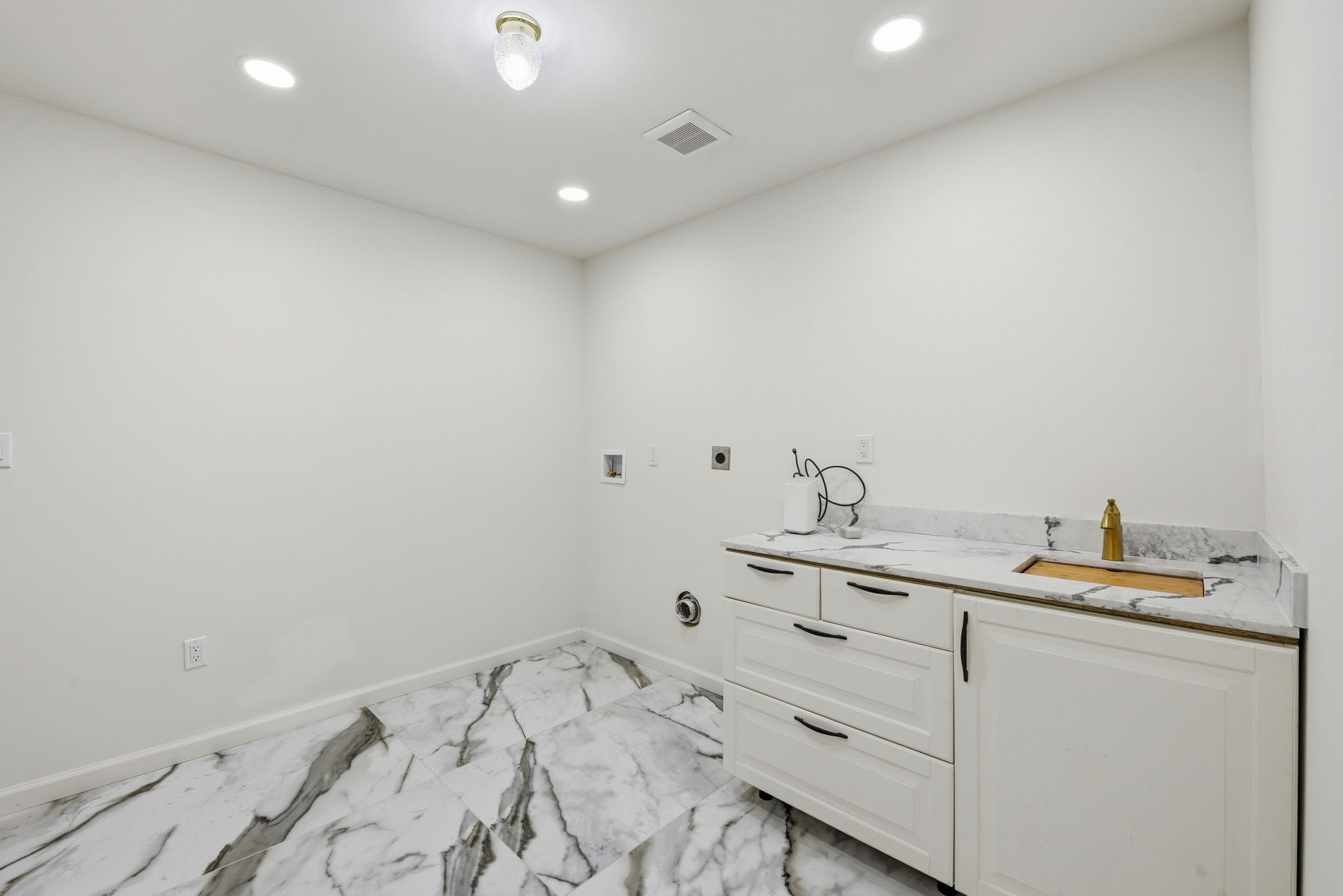 039_F8_4308 Granite Ct