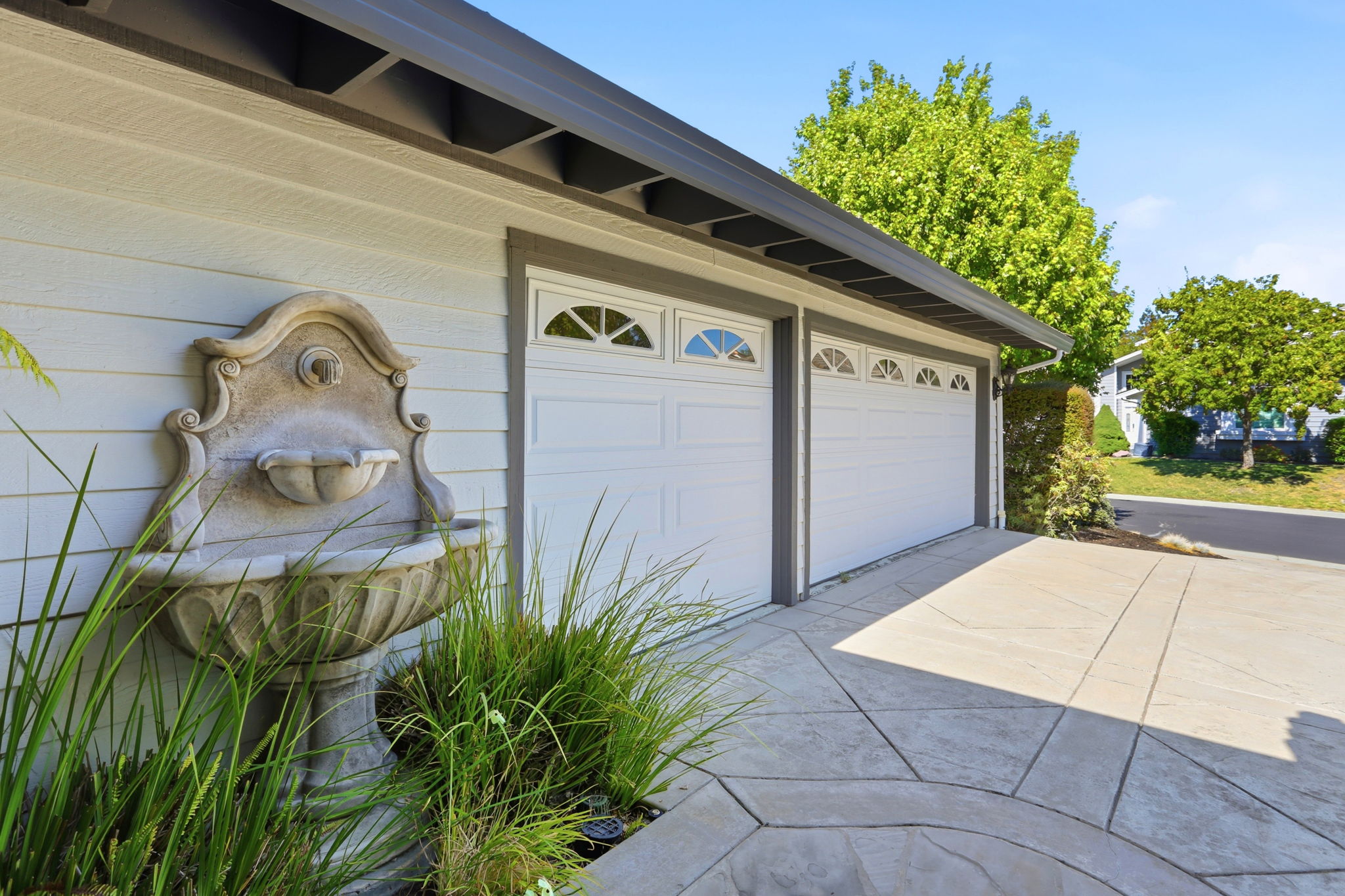 005_F8_4310 Canyon Crest Rd W