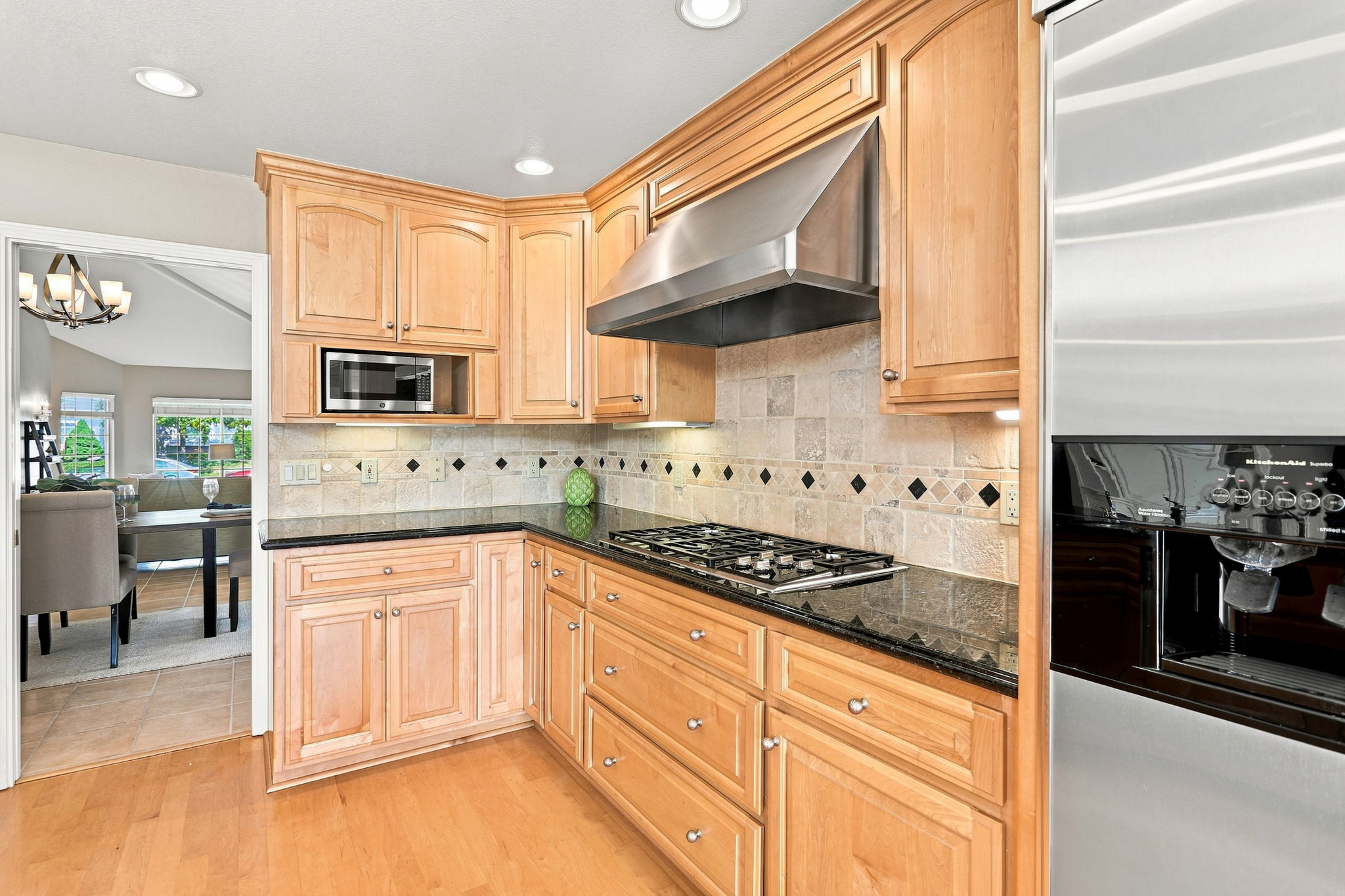019_F8_4310 Canyon Crest Rd W