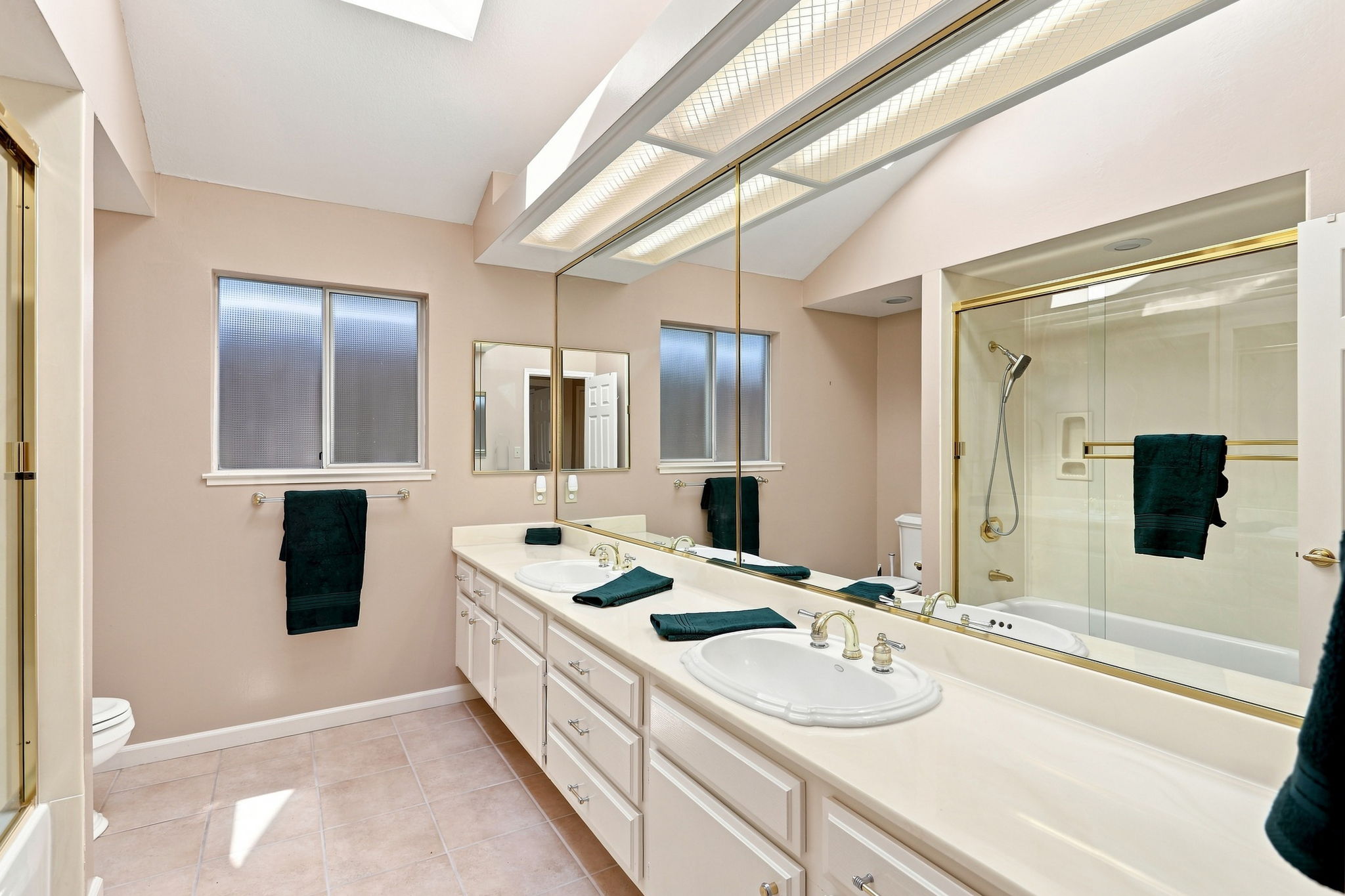 034_F8_4310 Canyon Crest Rd W