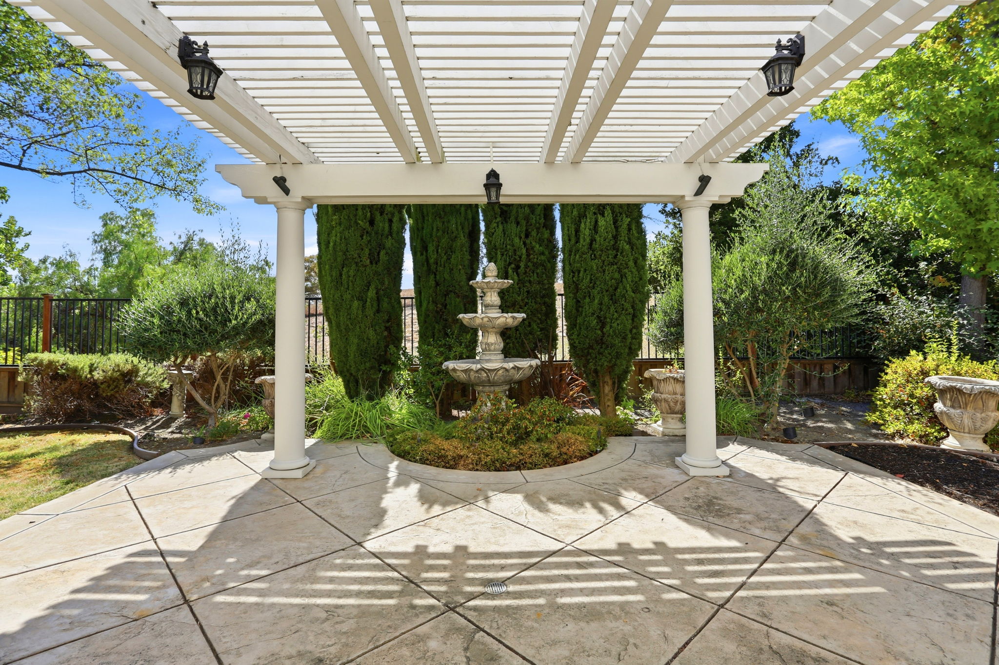 038_F8_4310 Canyon Crest Rd W