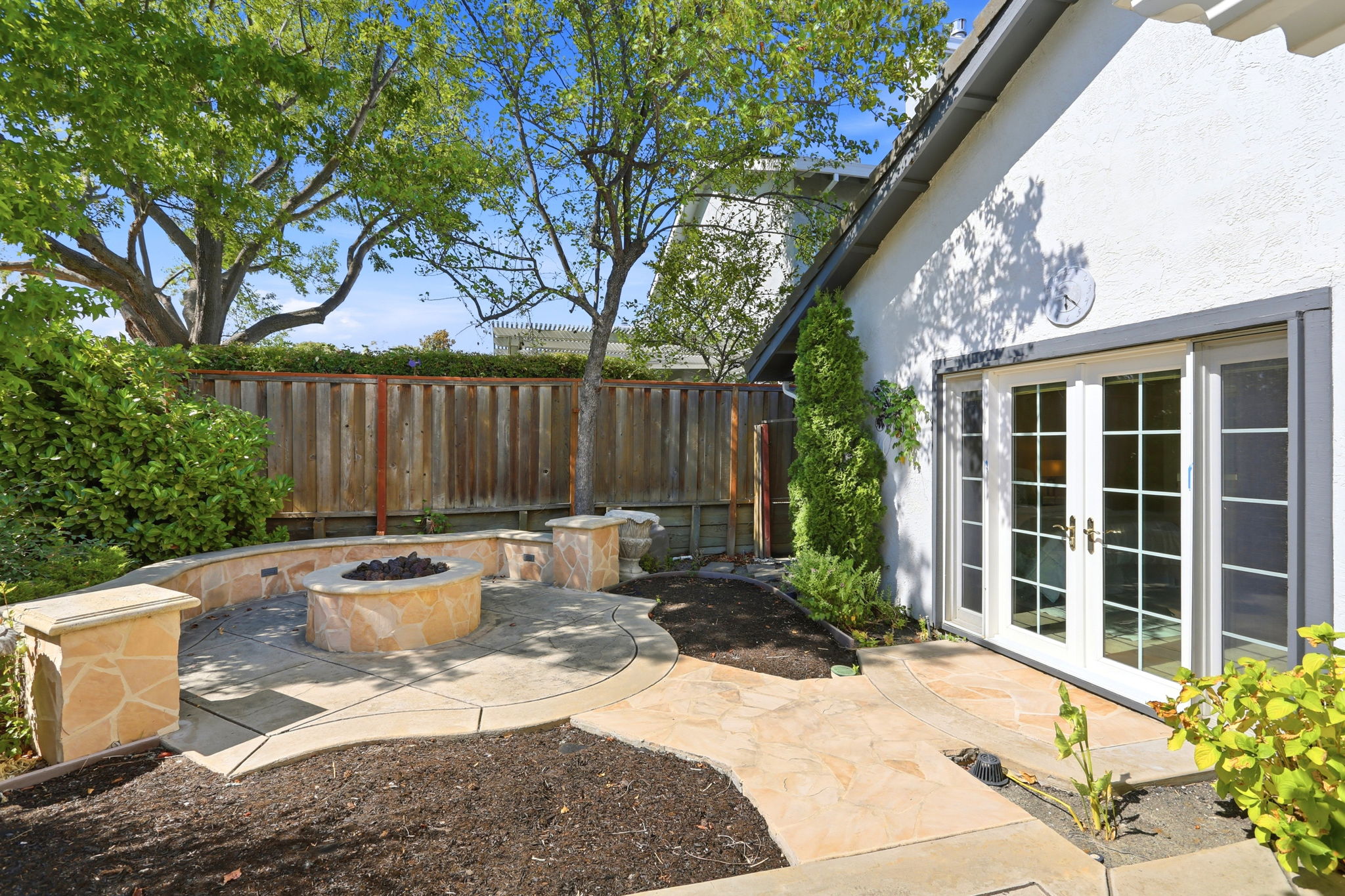 041_F8_4310 Canyon Crest Rd W