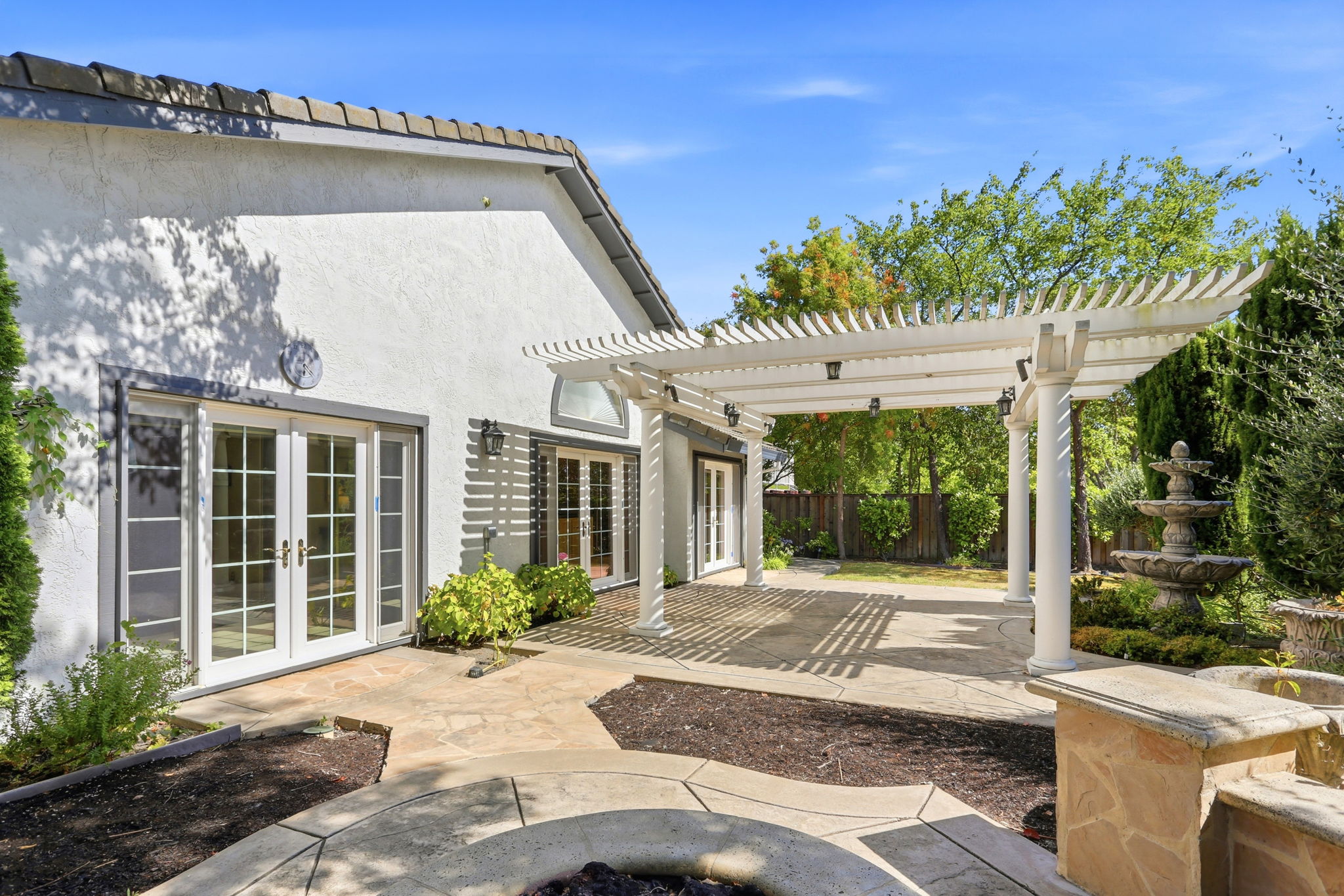 042_F8_4310 Canyon Crest Rd W