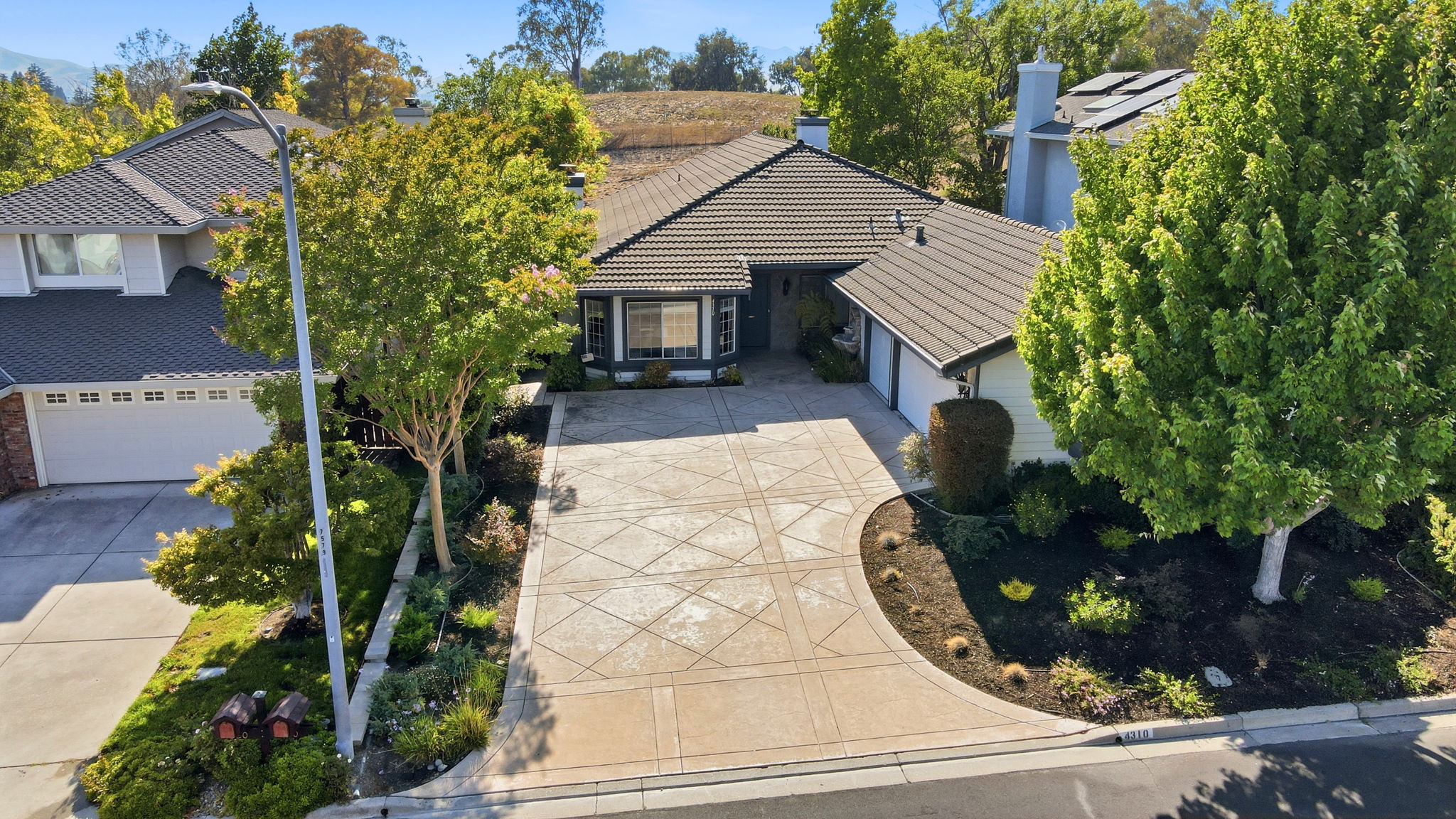 001_F8_AERIAL_4310 Canyon Crest Rd W