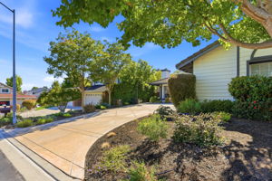 003_F8_4310 Canyon Crest Rd W
