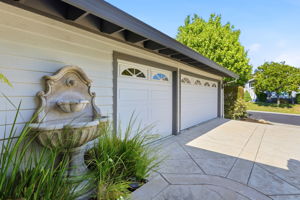 005_F8_4310 Canyon Crest Rd W