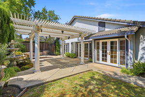 040_F8_4310 Canyon Crest Rd W