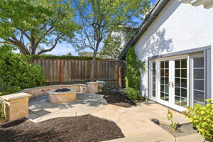 041_F8_4310 Canyon Crest Rd W