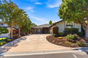001_F8_4310 Canyon Crest Rd W