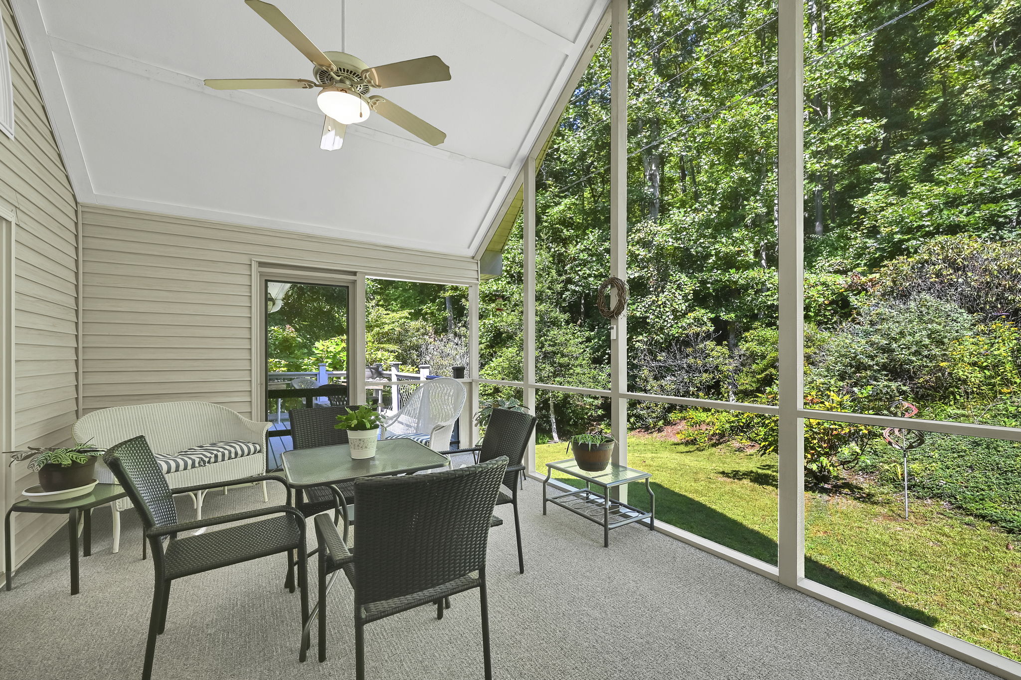 Screened-in Porch