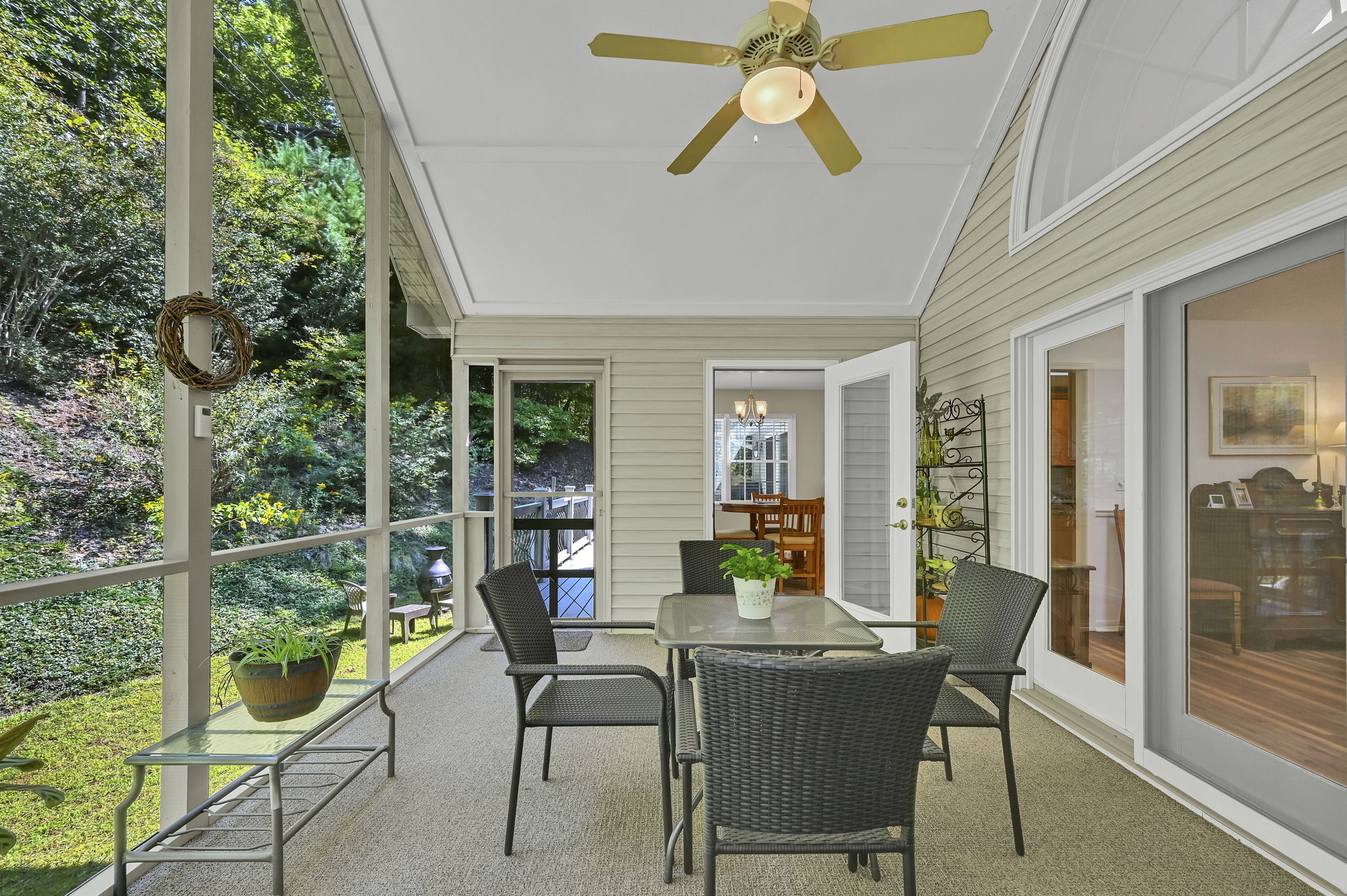 Screened-in Porch