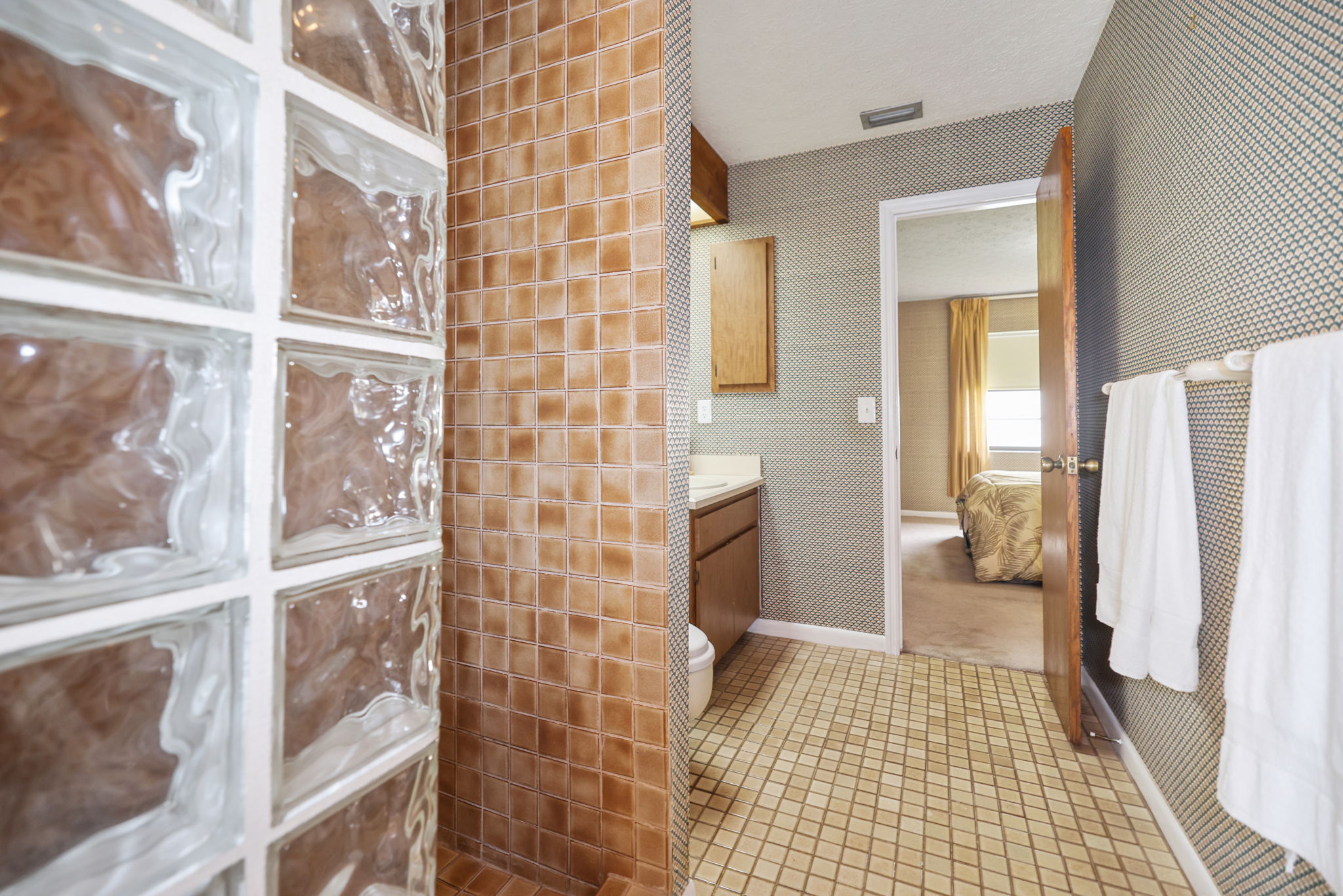 Bathroom 3 - 495A1998 (1)