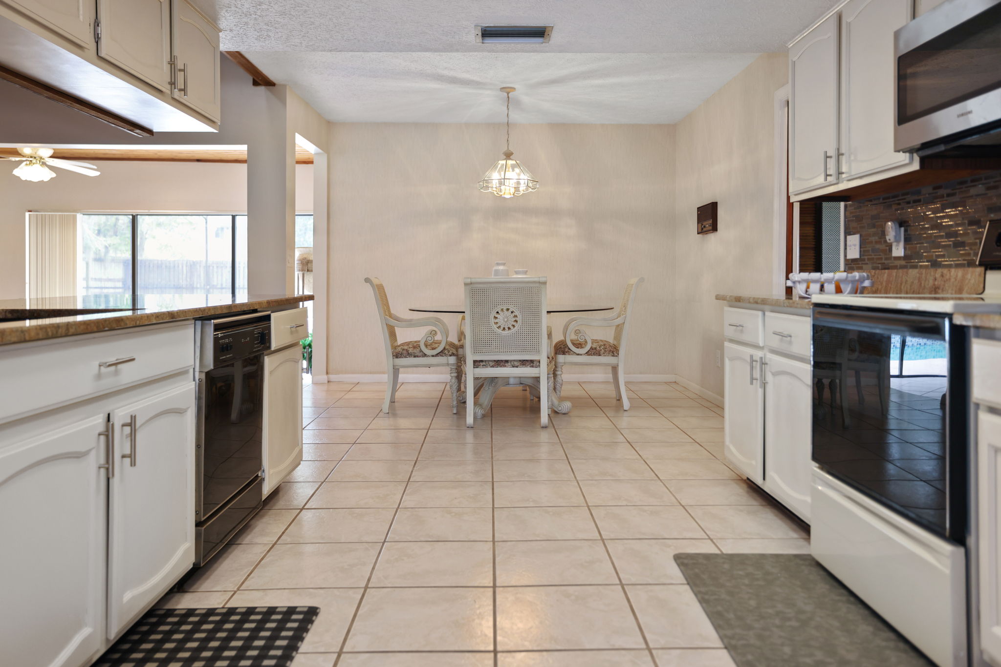 Kitchen - 495A1960 (1)