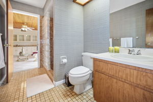 Bathroom 3 - 495A1994 (1)