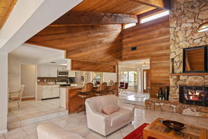 LR Kitchen - 495A1937 (1)