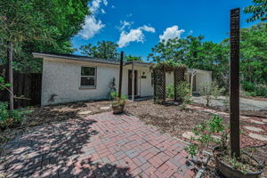 Front Exterior7