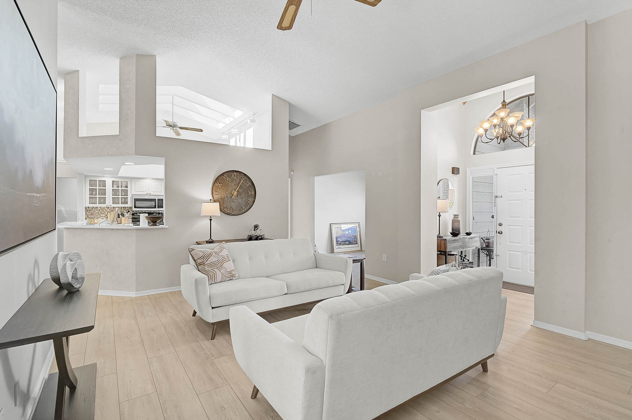 4312 Pro Am Ave E-11