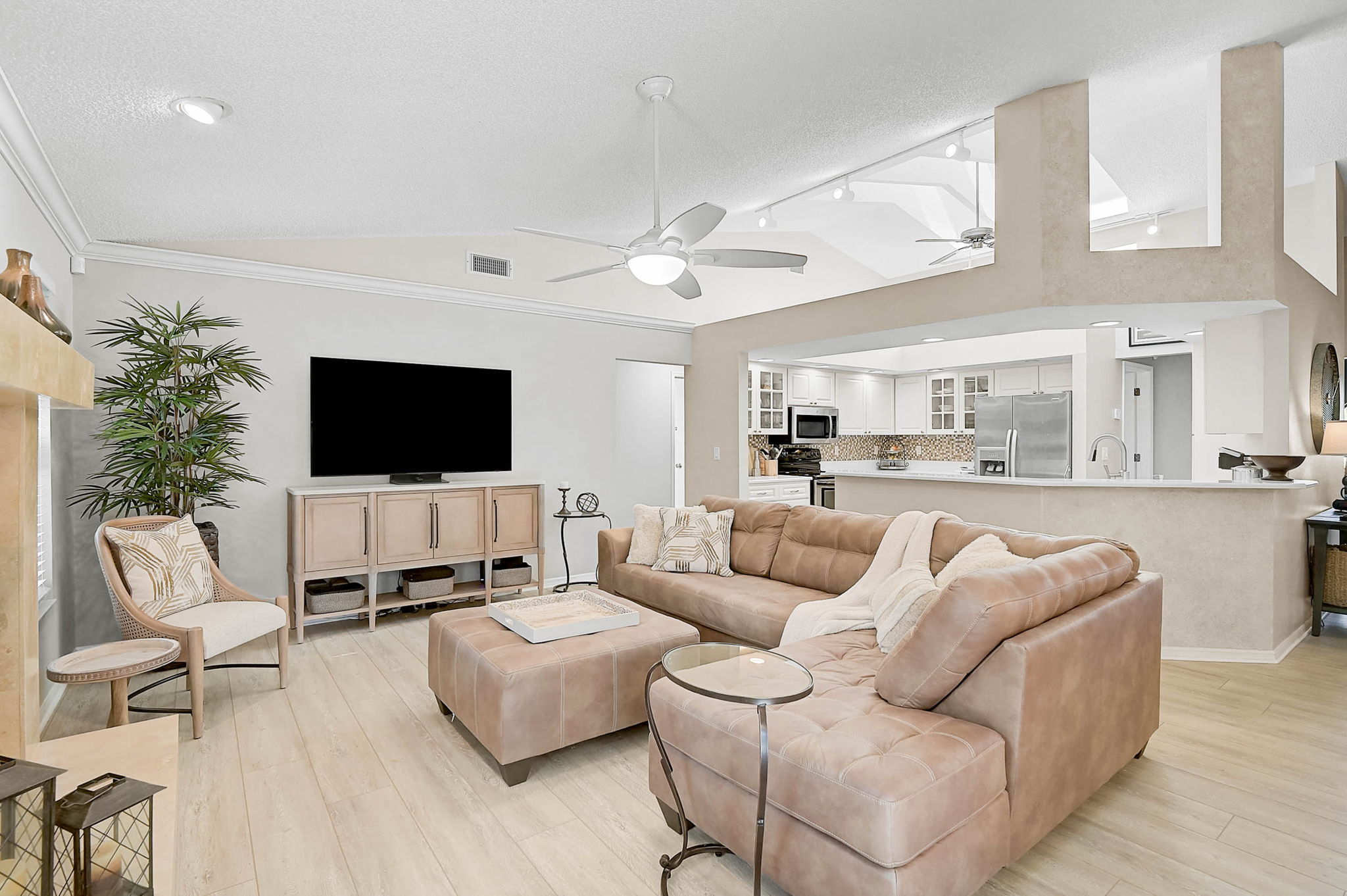 4312 Pro Am Ave E-33