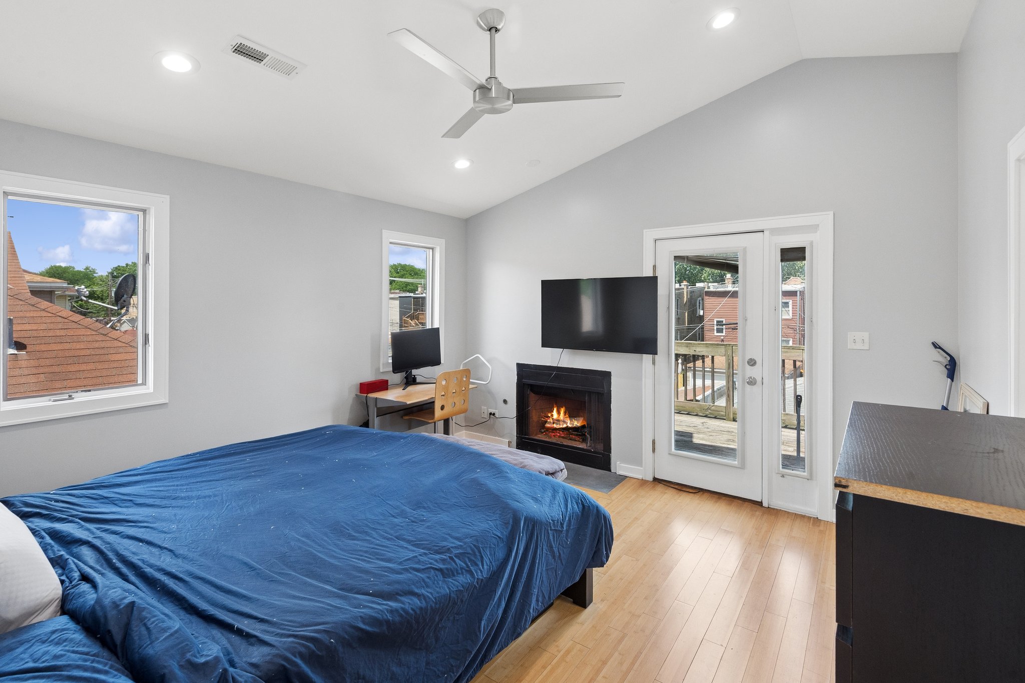 4312 W Wrightwood Ave_011.jpg
