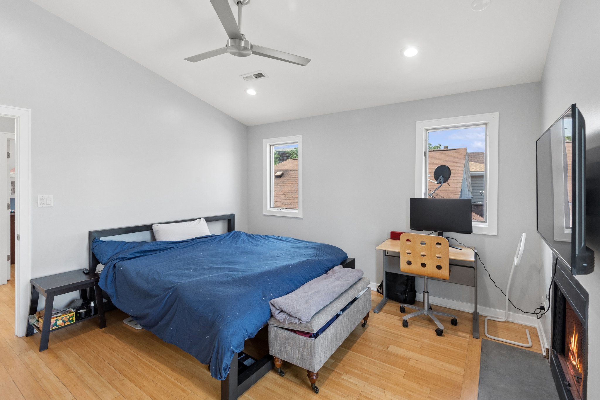 4312 W Wrightwood Ave_012.jpg