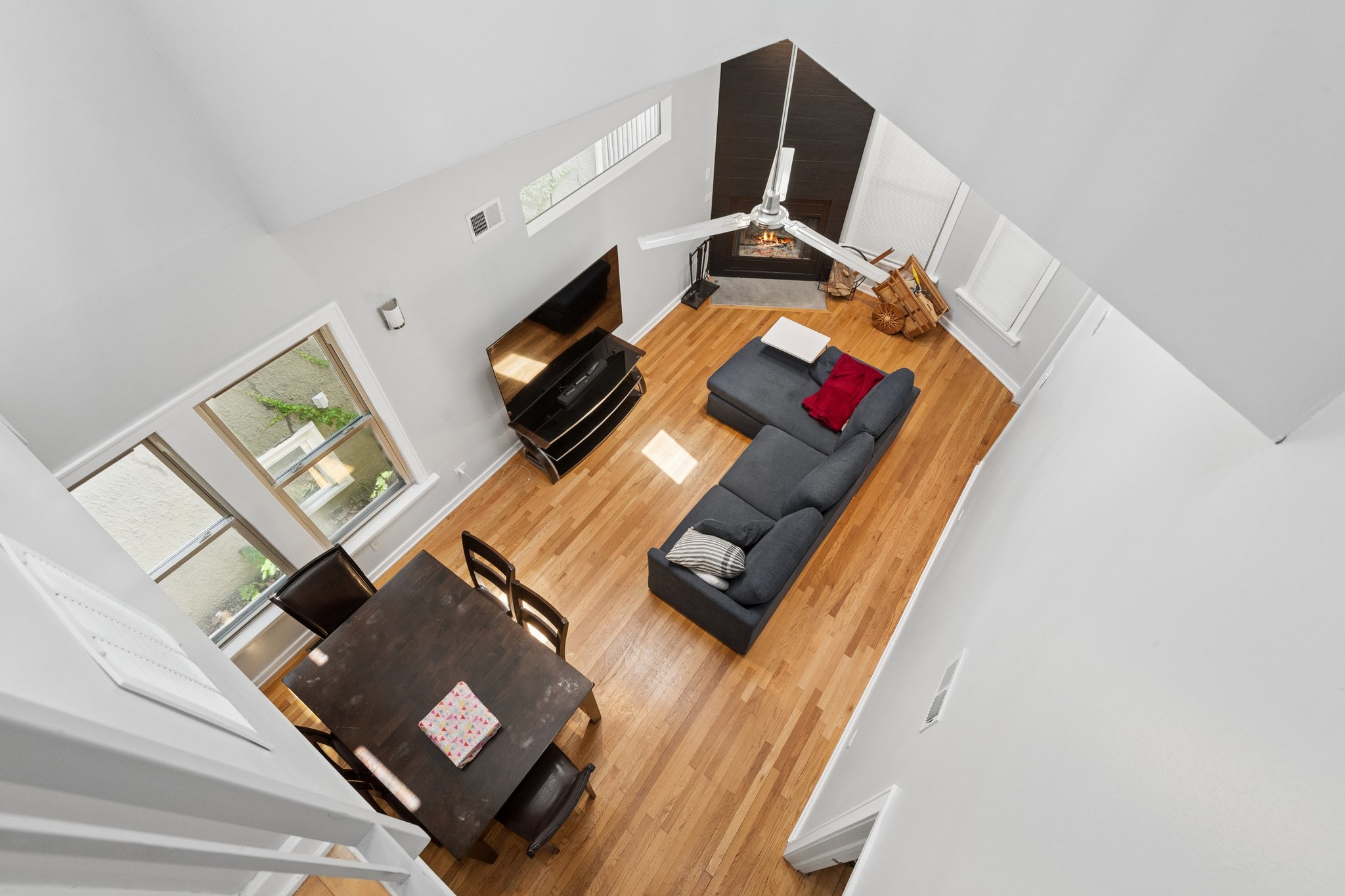 4312 W Wrightwood Ave_017.jpg