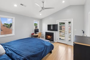 4312 W Wrightwood Ave_011.jpg