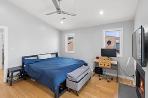 4312 W Wrightwood Ave_012.jpg
