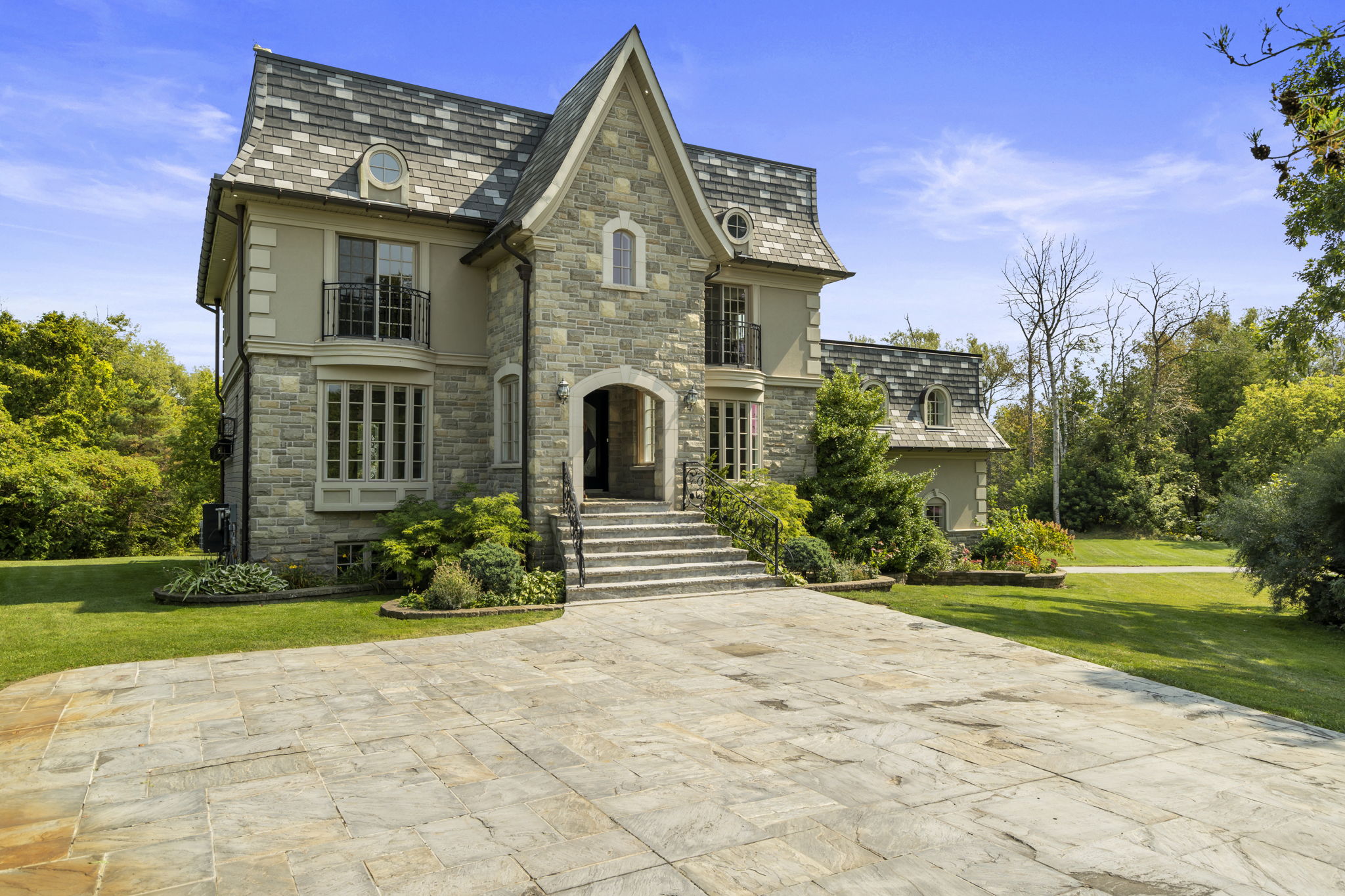 4313 20th Sideroad Bradford West Gwillimbury, ON L3Z 2A5