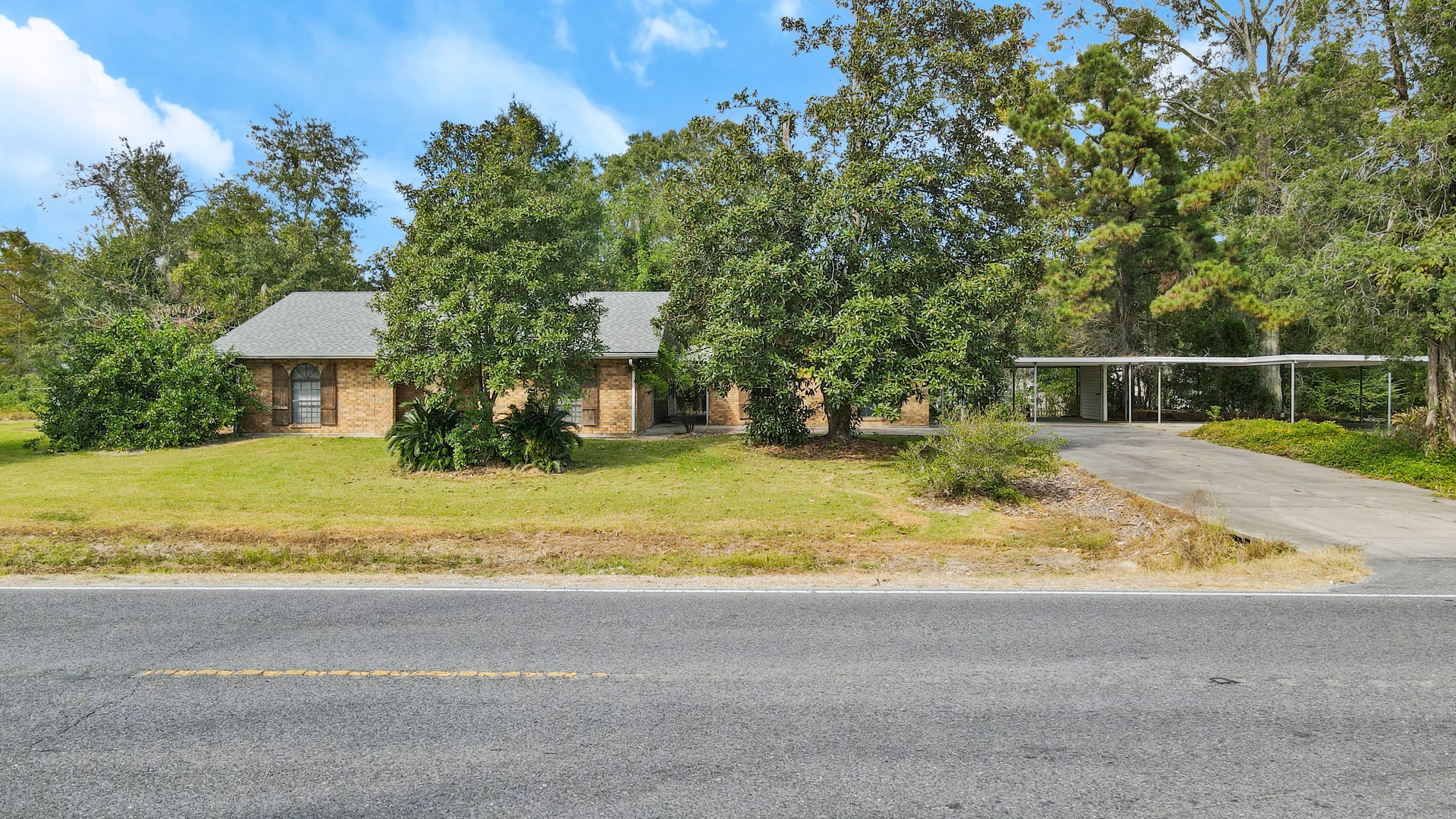 43150 er City Rd, Gonzales, LA 70737