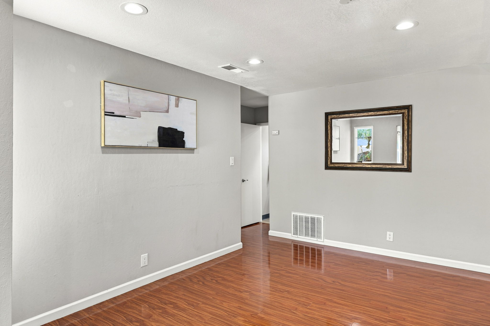 016_F8_4315 Denker Dr