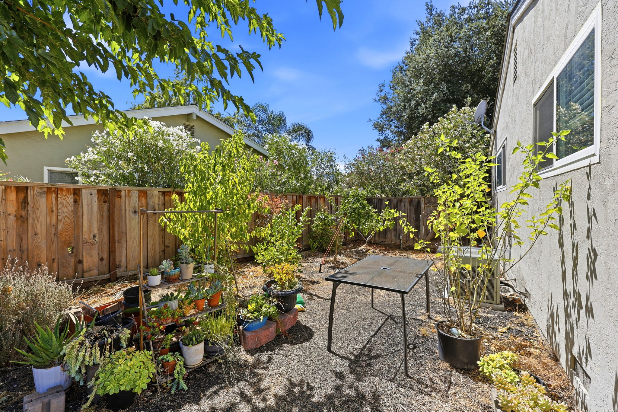 041_F8_4315 Denker Dr