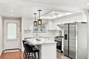 012_F8_4315 Denker Dr