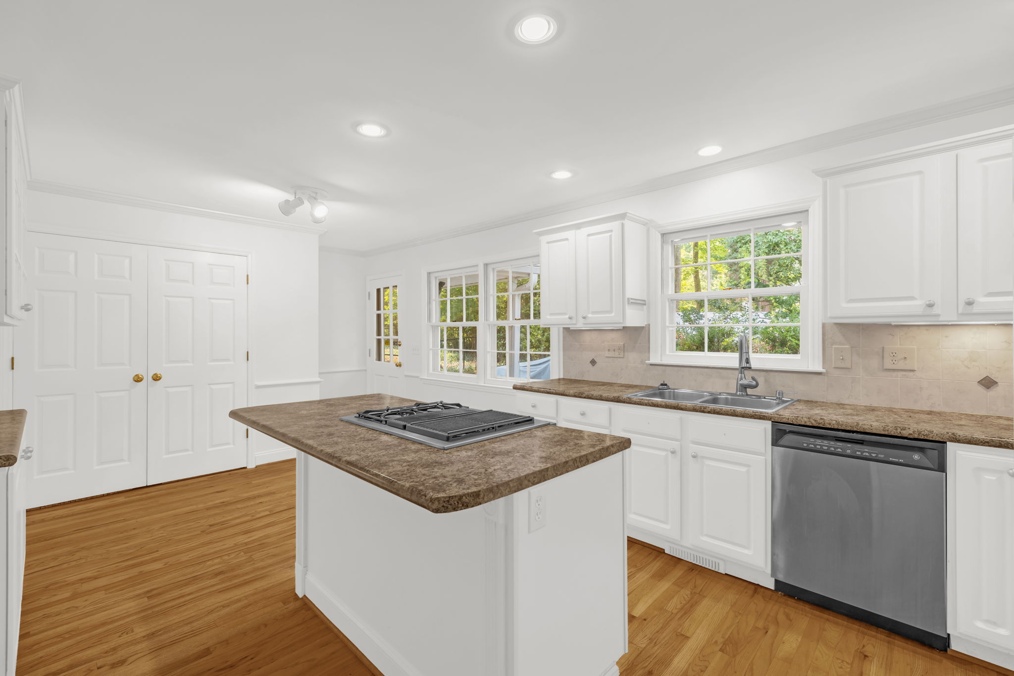 14-print-4315 Dogwood Dr-13