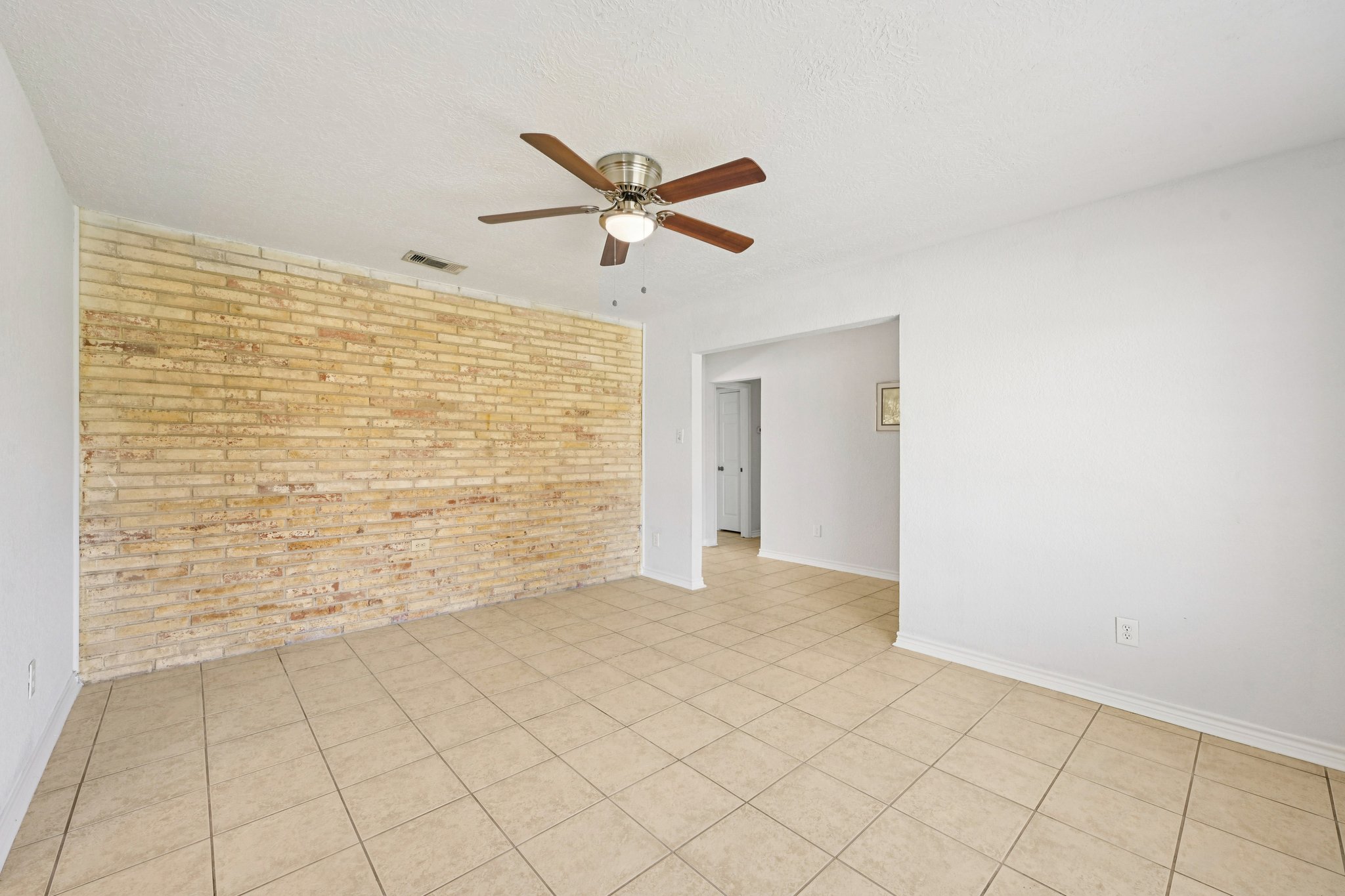 Ravine Dr-L0303-012.jpg