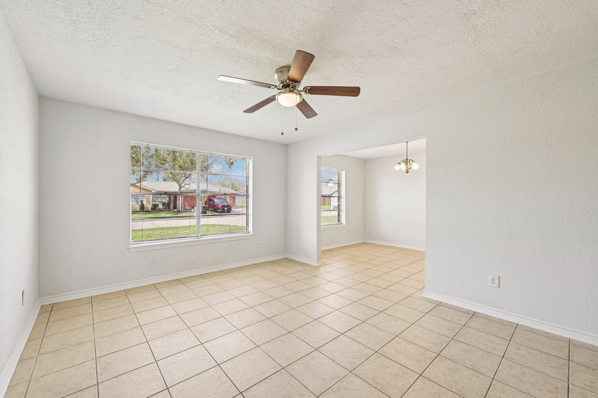 Ravine Dr-L0303-013.jpg